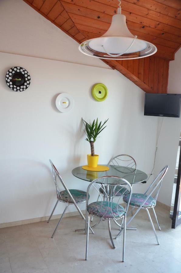 Luana Apartment Милна Экстерьер фото