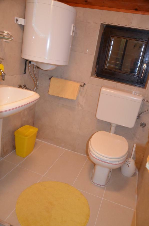 Luana Apartment Милна Экстерьер фото